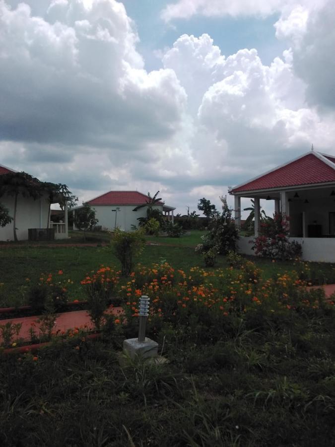 Koh Ker Temples Garden Hotel&Restaurant Phumi Moreal Bagian luar foto
